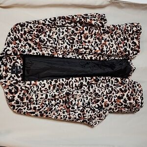 Jules & Leopoldo Leopard Print Fitted Blazer with Pockets. Size XL
